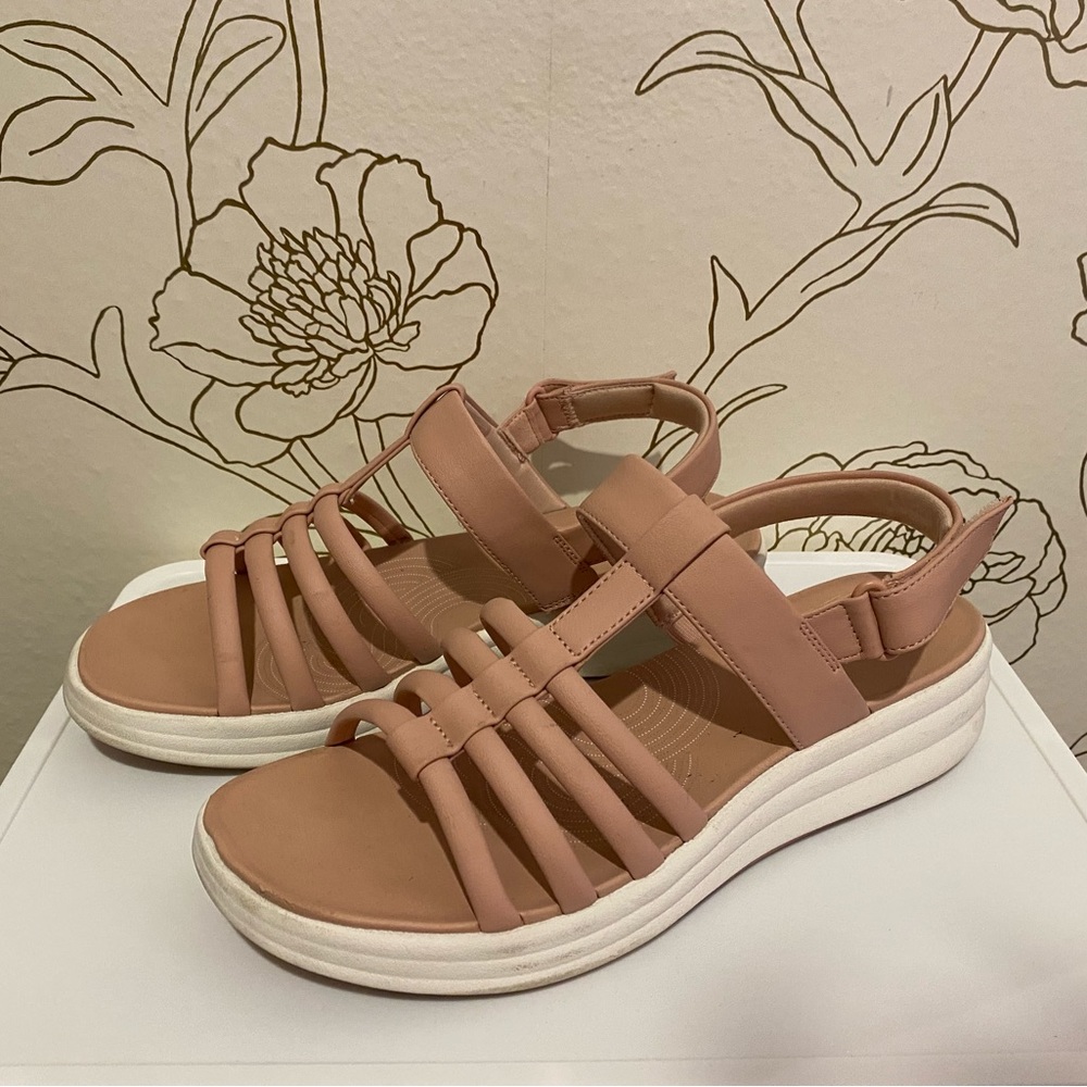 Clarks Cloudsteppers Cushion-soft Pink Sandal